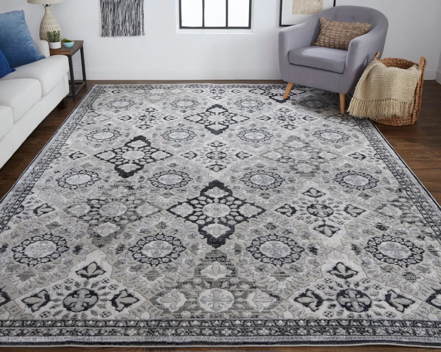 Adana Ornamental Ivory/Black/Silver Rug