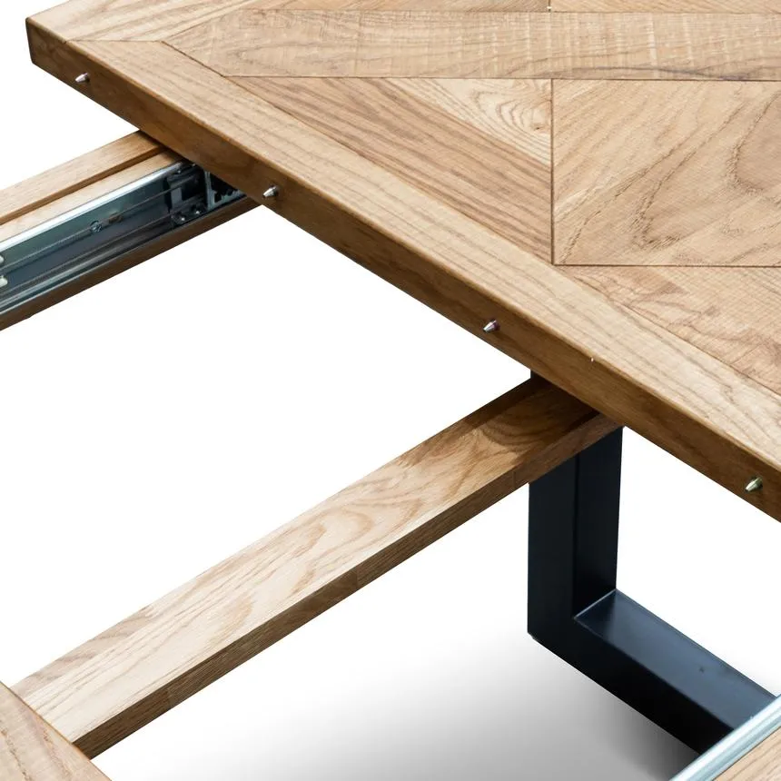 Extendable Dining table - European Oak