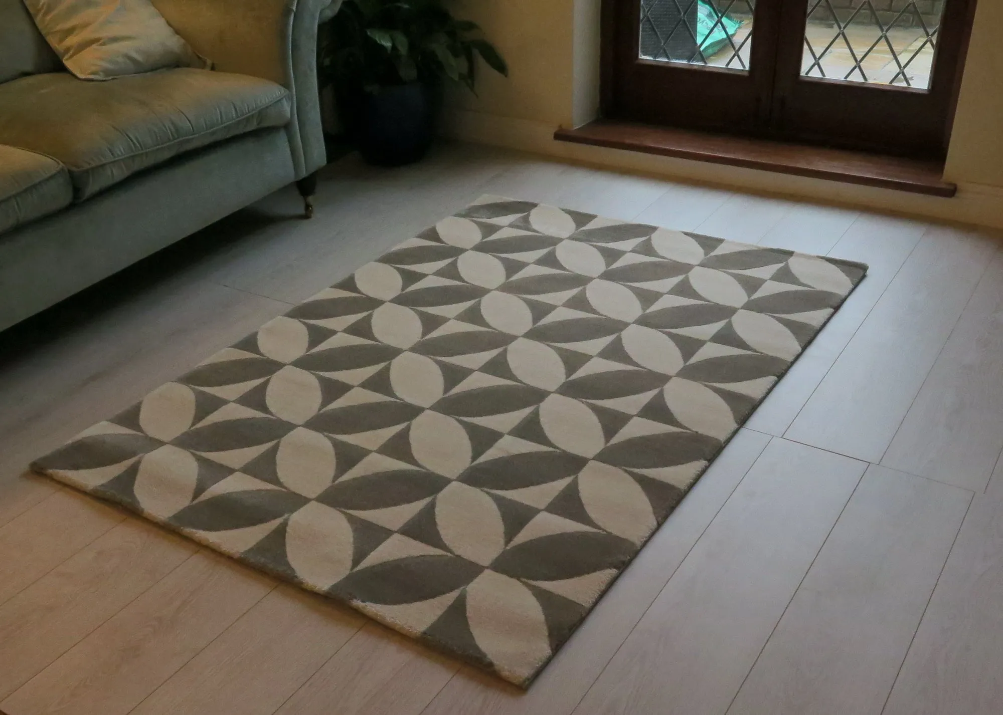 Kaleidescope-Large Modern Rug with Cream and Grey Geometric Patterns