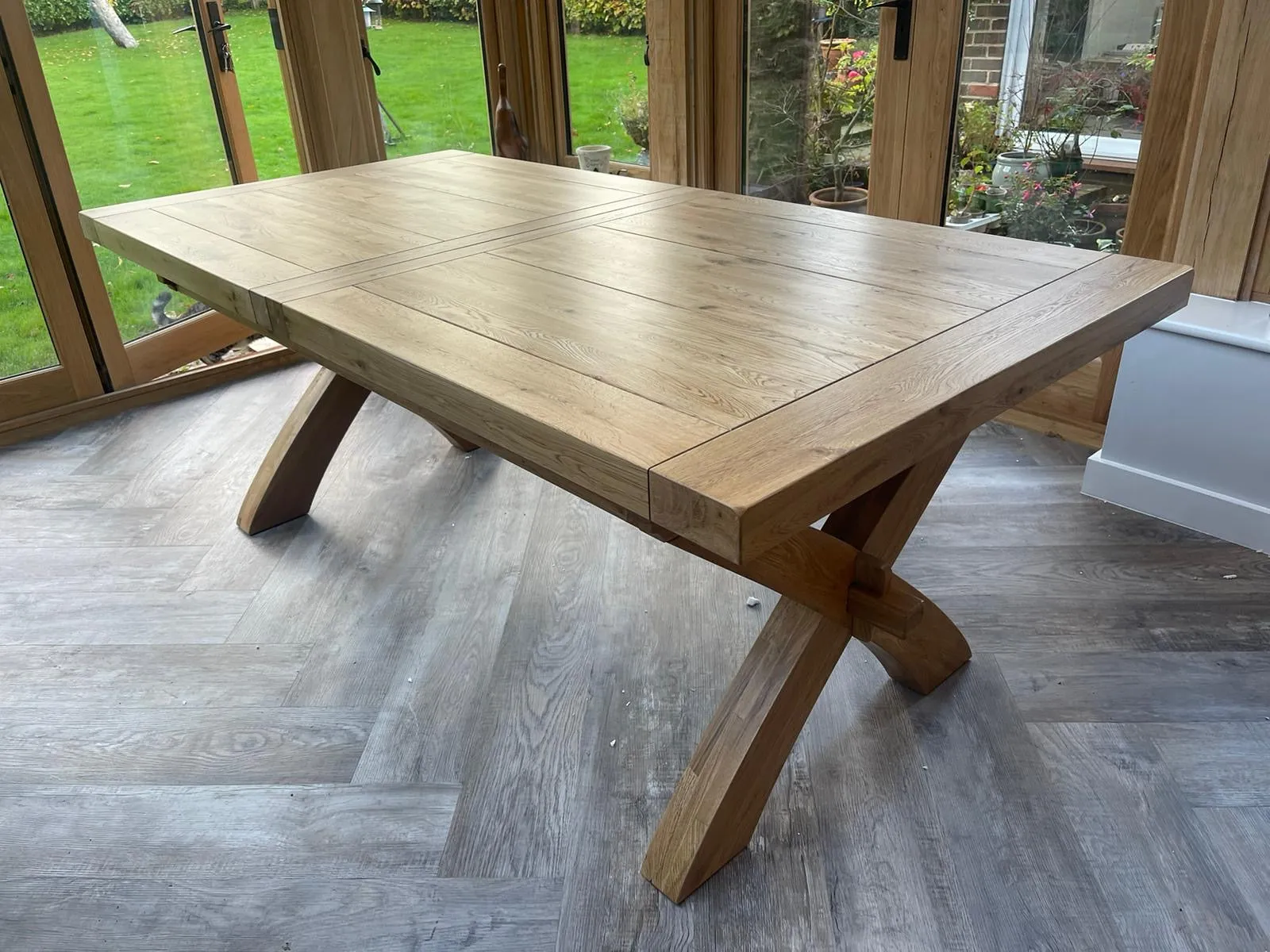 Warwick Oak Large Trestle Extending Table