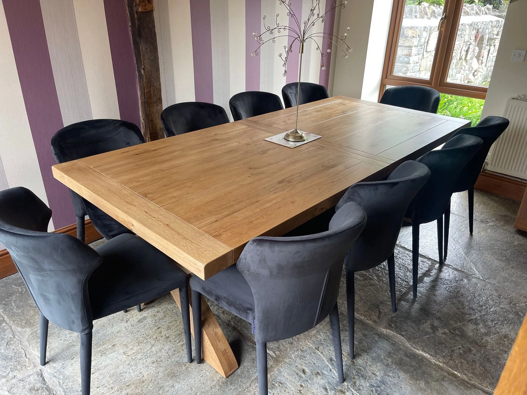 Warwick Oak Large Trestle Extending Table