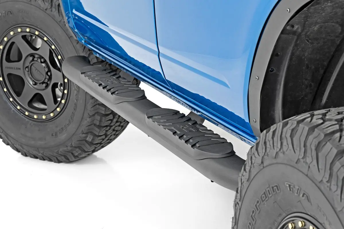 Oval Nerf Step - 4-Door - Black - Ford Bronco 4Wd (2021-2025) 1