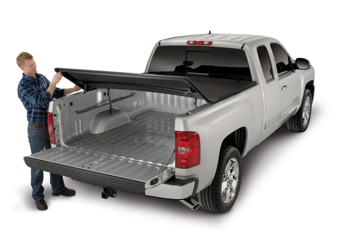 Soft Tri-Fold Non-Lockable Black Vinyl With Aluminum Rails 1