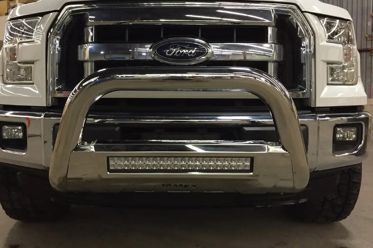 With 20 Inch Double Row Light Bar 1