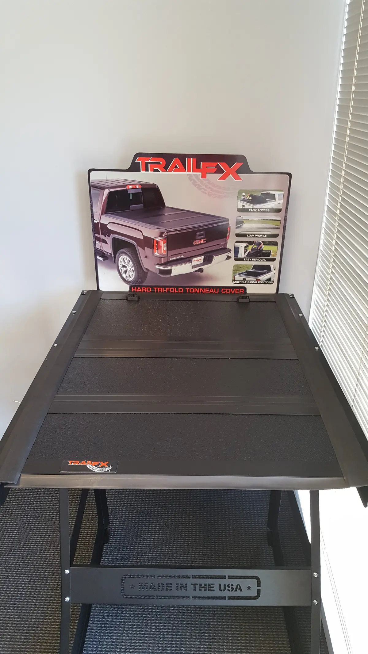 Sample Display Stand For Hard Tri Fold Covers 1