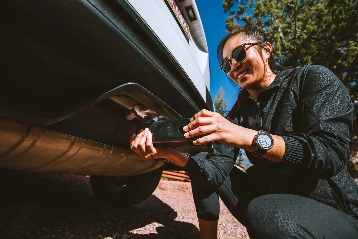 Stealth Hitch : 2022-2024 Macan Gts 1