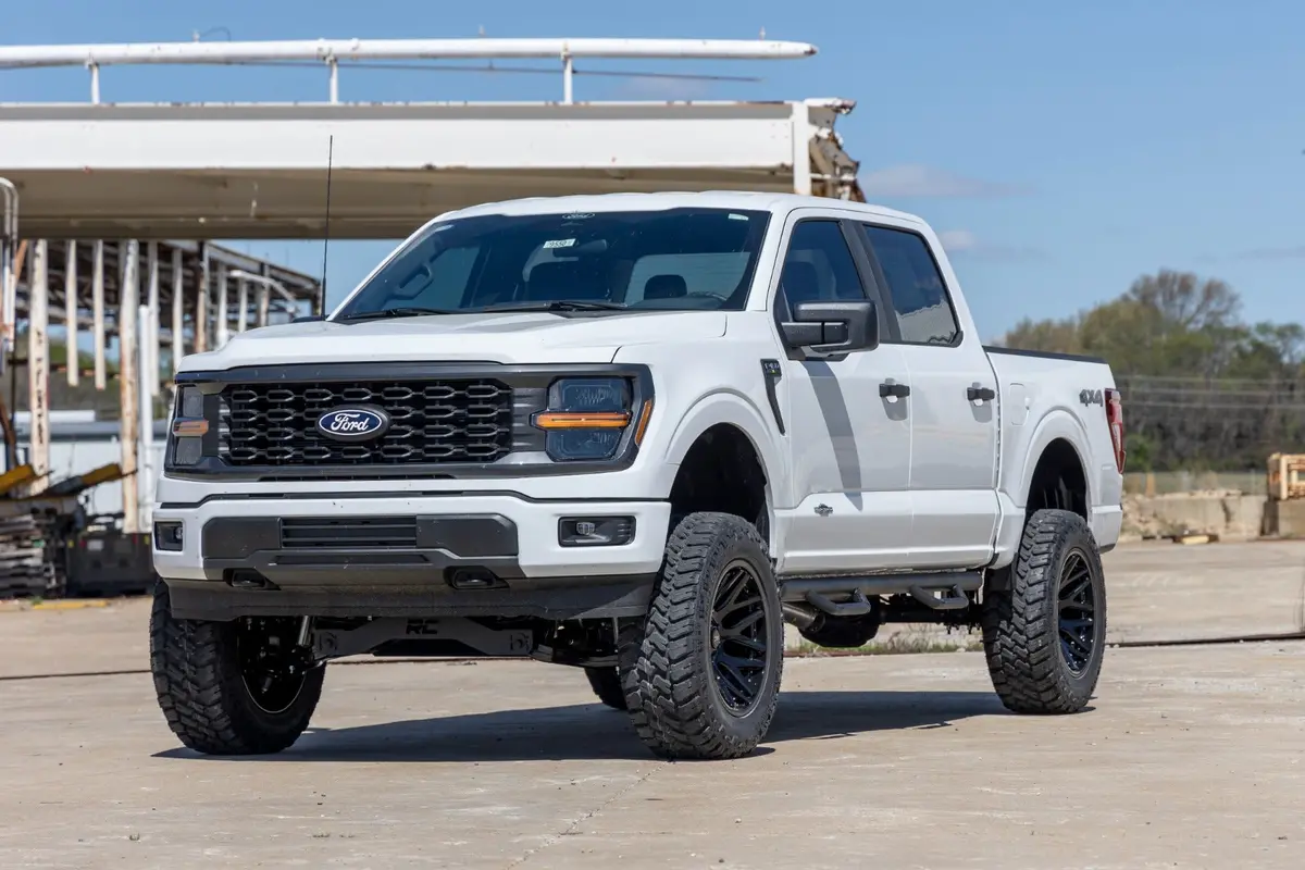 6 Inch Lift Kit - M1 Struts/M1 - Ford F-150 4Wd (2021-2025) 1